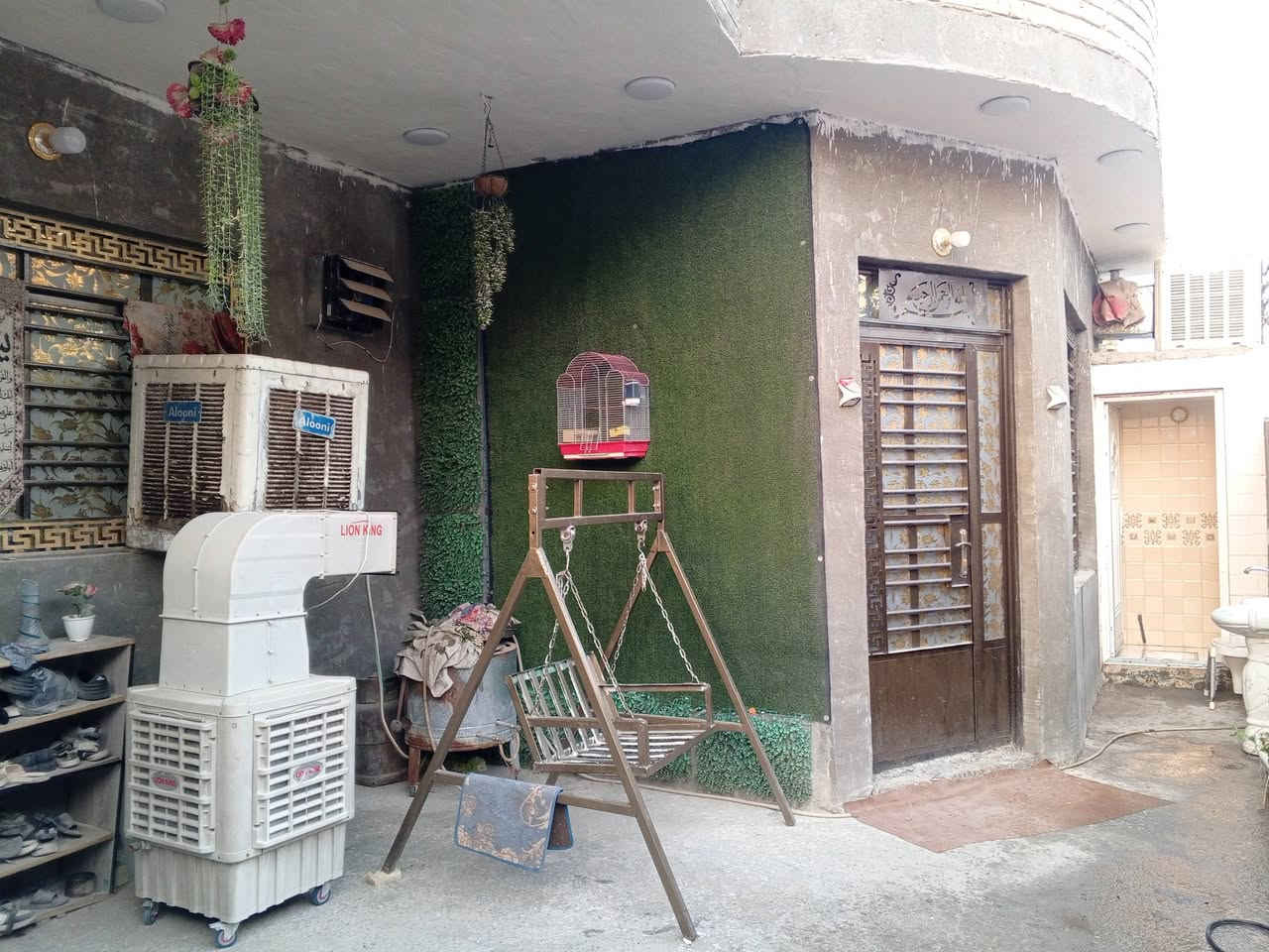 سلام عليكم بيت زراعي بشارع بيت موزان الاول فرع على يمين مساحة 210 متر   *********** وات ساب
