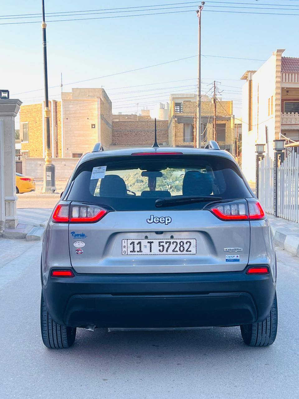 السلام عليكم ورحمة الله وبركاته.                             جيب بزون 2019 بغداد حره بسمي سنويه جديده وهزه جديد 
وارد امريكي حادث بنيد وجاملغ صبغ فقط صوره الحادث بل منشور باقي كفاله عام سياره جديده استخدام شخصي ماشيه 40 الف  سبيره مانزل بوضع شركه بعده  مكينه  4سلندر  مامفتوح موصفات حلوه نص فول السعر 129 وبيه مجال الشراي يتصل وبيه خير ويدلل 
مكاني ناصريه مركز                                                   اللاًستفسار اتصل. ***********
