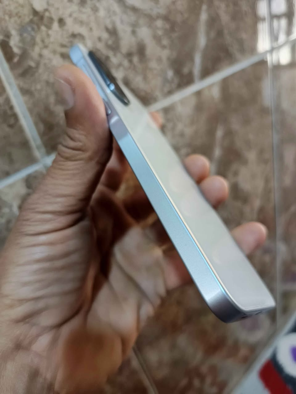 سامسونج اي 36 بدون ملحقات
جهاز نضيف ومكفول ذاكره 256
فقط بيه شخطه خفيفه بظهر الجهاز 
***********
مكاني بهادريه بدايه ابو الخصيب البصرة, العراق
