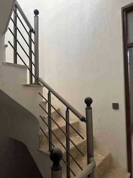 بيت للبيع، مساحة ١٥٠ متر مربع، واجهة ٧ أمتار، جديد كلياً، طابقين، خرسانة مسلحة، سند ملكية واضح، حي الفرات.

للاستفسار عن السعر، يرجى التواصل على الرقم ***********.
