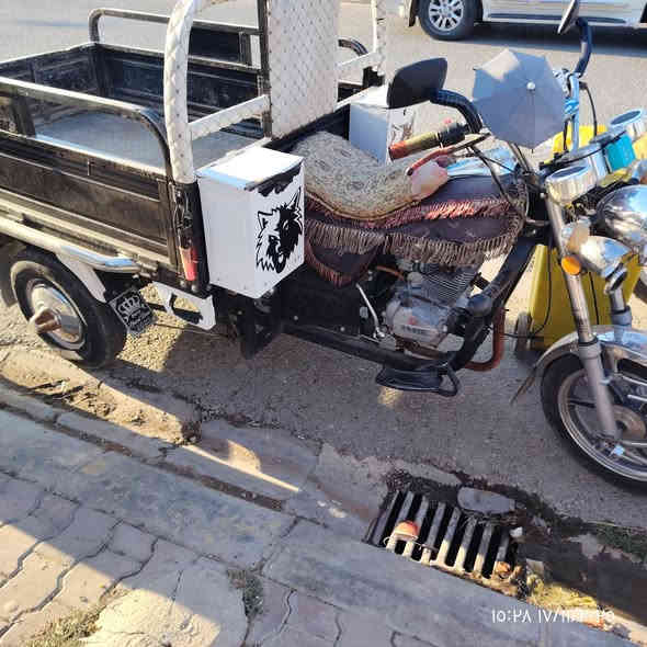 السلام عليكم
ستوته للبيع الموديل ٢١ 
تايرات نص عمر
رگبه شرط
محرك ٢٠٠
منفيس وبليته موجود السعر مليون و٤٠٠
عنواني كركوك الحويجه اتصل واتدلل  ***********
