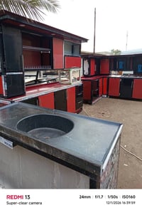 كاونتر مرمر • ٨ امتار • مع طباخ