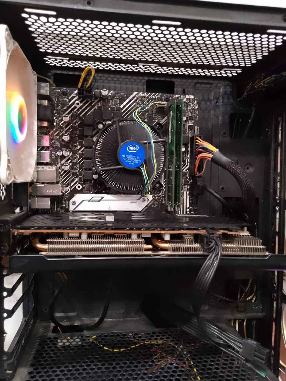 تجميعه للبيع
Asus H510M-A Wifi 
I5 10400F
16GB 8x2 Kingston DDR4 
128GB Nvme Gen3
XFX RX5600XT
PSU 650W
Windows 11 Pro
السعر725 الف وبيها مجال توصيل موجود مكاني بغداد المنصور متوفر على  المازنجر والوتساب
0774-858-0773


**إذا كنت صاحب هذا الإعلان وتريد حذفه لأي سبب، رجاءا أرسل رسالة إلى الدعم الفني**