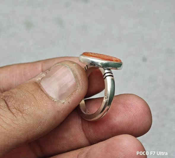 عقيق يماني لون جزري طبيعي 
بصياغة ملائية ثقيلة متينه اصيلة

نقش عليه🤲🏻🤲🏻 (اللهم علي على محمد وال محمد ))

بصياغة يدوية اصيلة عيار 925 

اكثر عن السعر    75 الف مع التوصيل سعر نهائي 😇

راسلني عل الخاص لطفا 

أو الاتصال ***********

موجود واتساب عل هذا الرابط 

‏مراسلة احمد الربيعي الصائغ كهف الاحجار عبر واتساب. https://wa.me/message/OEI26QOEYZ7TO1
