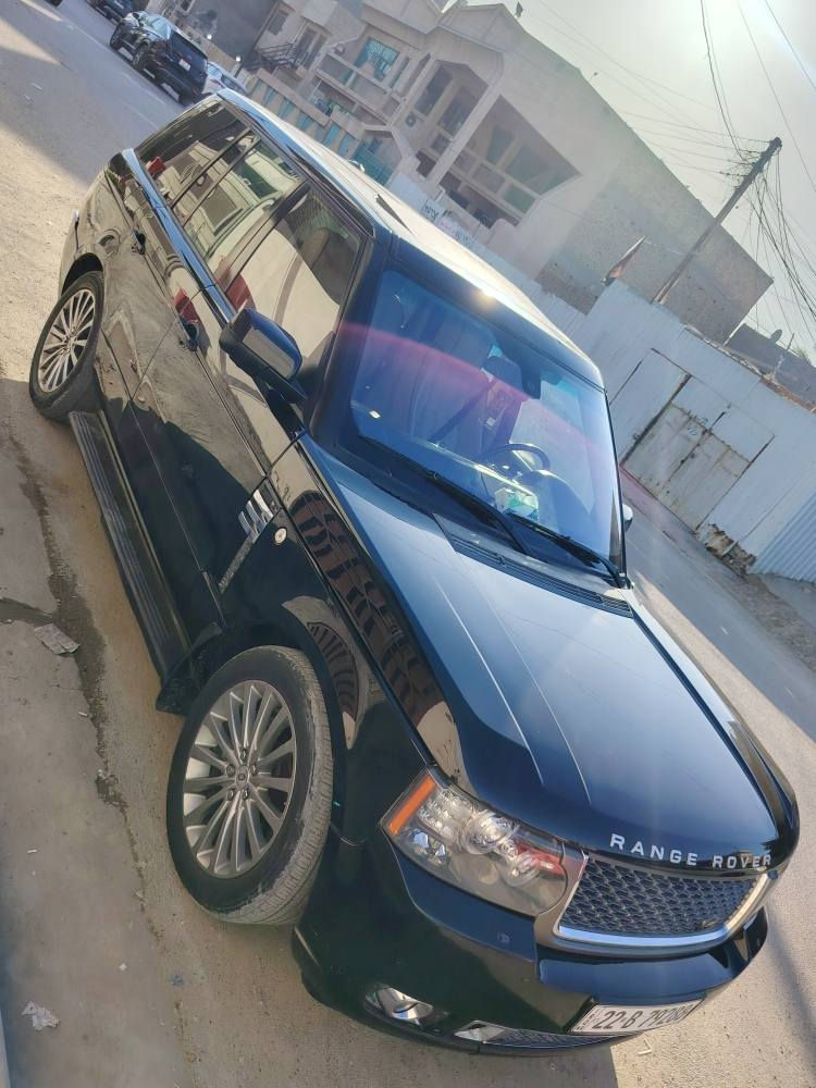 🔥 للبيع — Range Rover Vogue Autobiography 2011 خليجي 🔥
سيارة فخمة بحالة ممتازة، أعلى فئة من الفوج، مواصفات كاملة بدون نقص.
📌 الموديل: 2011
📌 الوارد: خليجي
📌 القير: أوتوماتيك
📌 الدفع: رباعي (4×4)
📌 المحرك: V8 سوبرچارج قوي وعزم عالي
📌 الحالة: مكفولة من حادث وصبغ
✨ المواصفات:
جلد فاخر — تدفئة وتبريد مقاعد — شاشة ملاحة — كاميرا خلفية — حساسات أمامي وخلفي — سقف بانوراما — نظام صوت عالي — ذاكرة مقاعد — باب خلفي كهرباء .شاشات بل مقاعد الخلفيه مكان السياره بغداد حي الحسين رقم اربيل ب اسمي تحويل او كاله 
📞 للتواصل: (*********** ) بغداد, العراق
