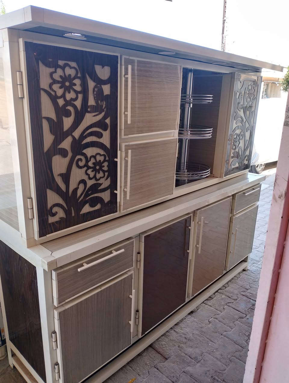 سلام عليكم كاونتر مترين+سنكي مرمر متر تزكام مستعمل شي قليلن نضيف جدا جدا سعر 350وبي مجال كربلاء حي العسكري لعابد ومقابل مستوصف ***********او***********
