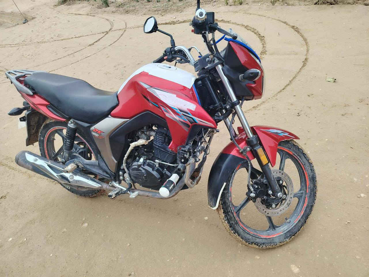 السلام عليكم
للبيع هاوجي 
موديل 2017 اوراق كامله 
السعر 1450 وبي مجال
الاستفسار اتصال على الرقم
*********** 
***********
