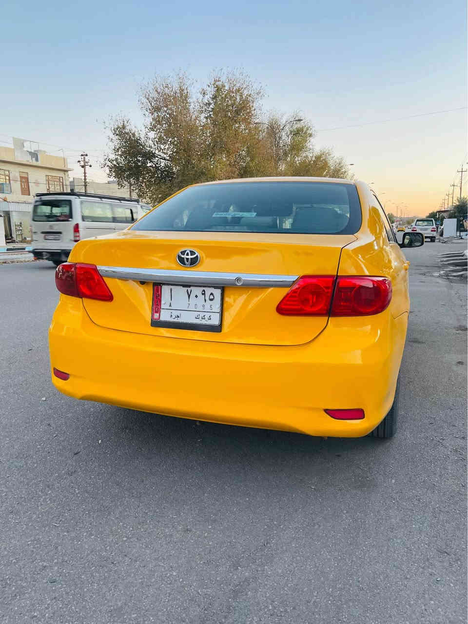 كورلا ٢٠١١
رقم كركوك تكسي 
ما بيها تبديل ولا حادث كل قطعها بلاديه 
بيها طخه خفيفه براس الجامرلغ صفحه السكن بيها معجون و الباقي تصفيه فقط 
و بارد جوه الرقم الخلفي 
السياره جاهزه ع اخر حبايه من صدر و صبغ جديد و بطاقه بانزين 
و بيها منضومه غاز 
محرك مال ١٩ مكفول من اي خل ار تنقيص او تبخير 
كير كفاله 
مكان السياره كركوك 
*********** كركوك, العراق
