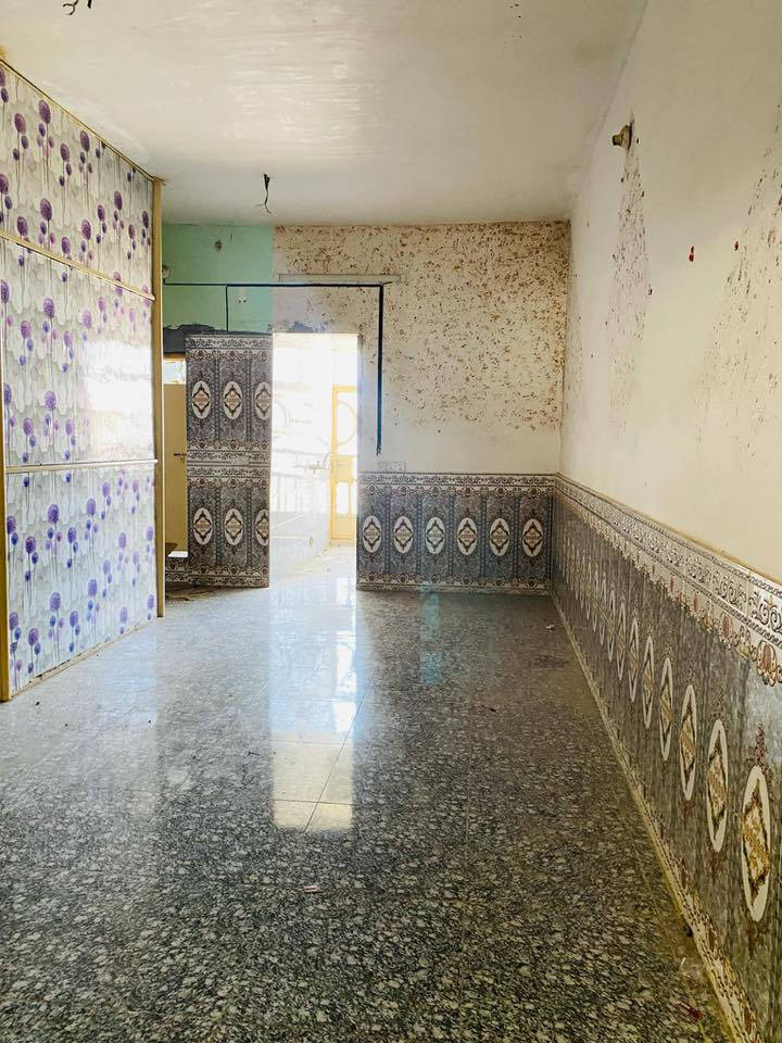 السلام عليكم
شقة للأيجار كاملة من كلشي تانكيات كيزر ماطور نظيفة ومرتبة ومابيها اي نقص معزولة وحدها علشارع كراج الاسدي مقابيل ابو عمر البنجرجي 
للأستفسار : ***********
