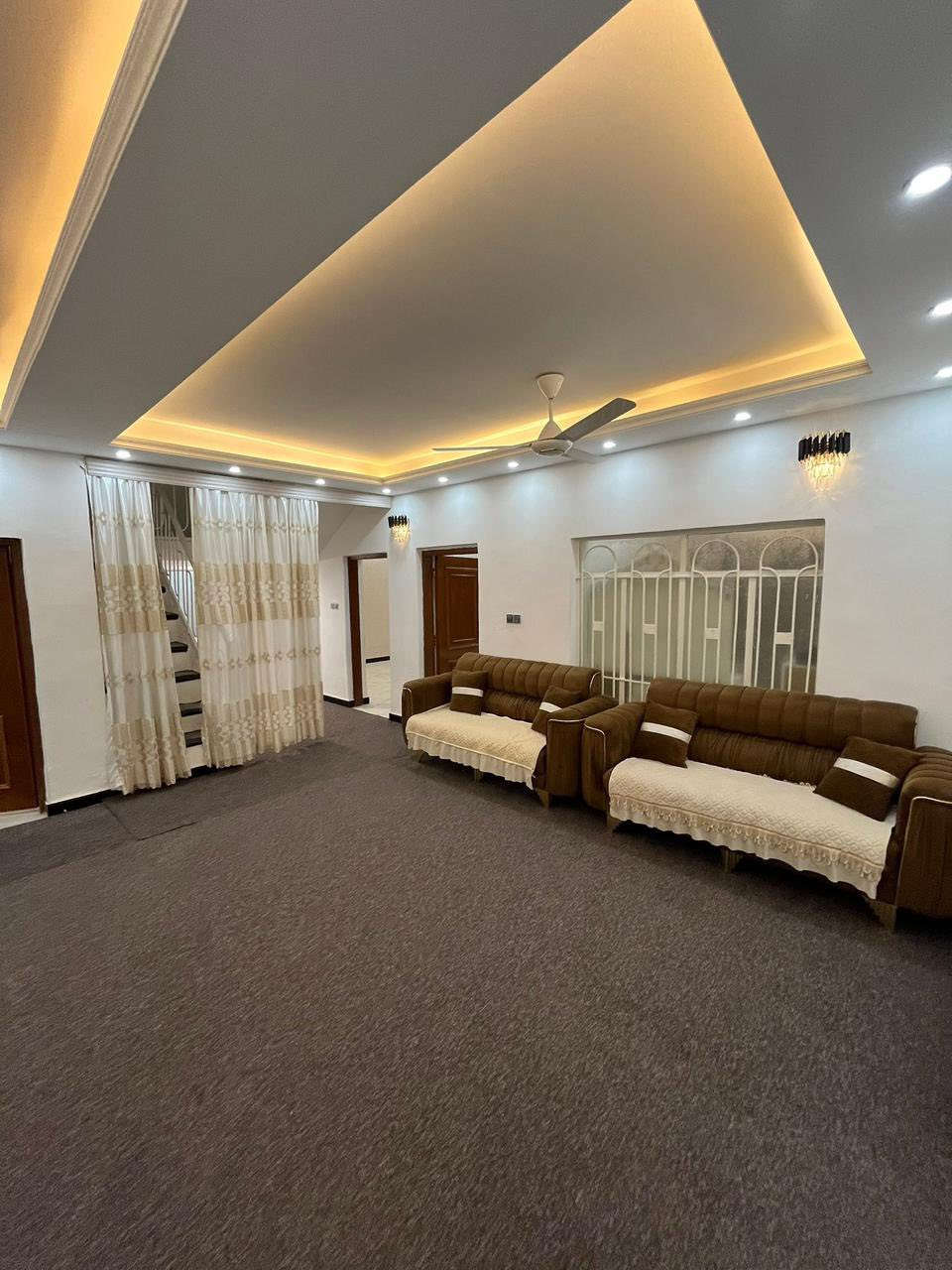 � للبيع بيت سكني مميز – حي الجمعية

📍 الموقع: حي الجمعية – قرب طارق
مجاور المستشفى الألماني
شارع 25

▫️ المساحة: 260 متر
▫️ النوع: بيت سكني
▫️ الحالة: صالح للسكن فوراً
▫️ الموقع: مميز وقريب من جميع الخدمات
▫️ مناسب للسكن أو الاستثمار

بيت بمساحة حلوة وموقع ممتاز جداً، منطقة راقية وهادئة.

📞 للاستفسار: ***********165
أو مراجعة مكتبنا: حي السلام – خلف مدينة الالعاب
