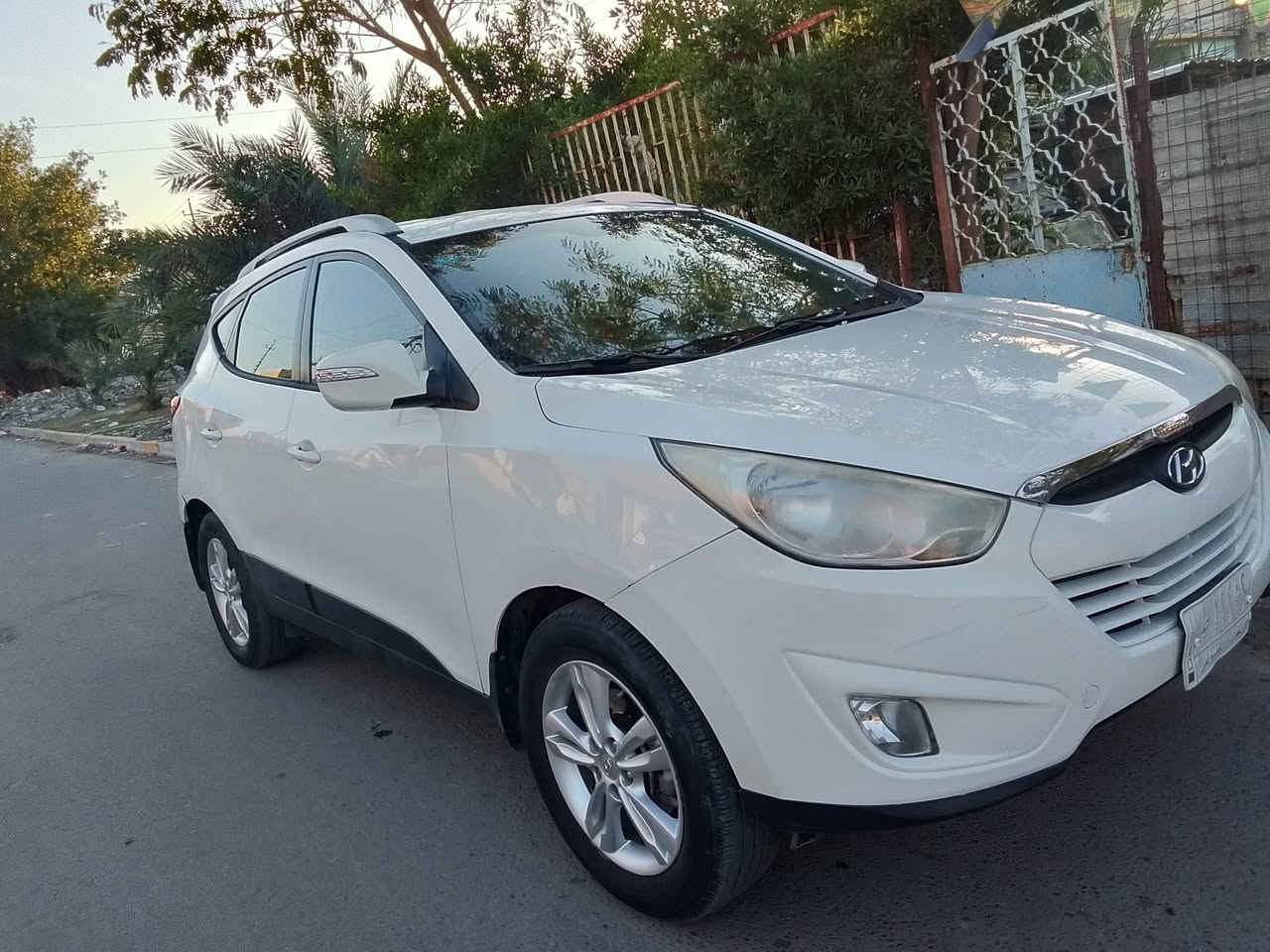 توسان 2012 خليجي  رقم بغداد 
 السياره جديده من كير محرك كفاله  
بعدهي ع وضعهه الشركه كتلوكات الشركه وياهه  
رايدهه ب 126  مكاني بغداد ***********  واتساب بيهه باب السايق كلير 
جديده شكد متصور
