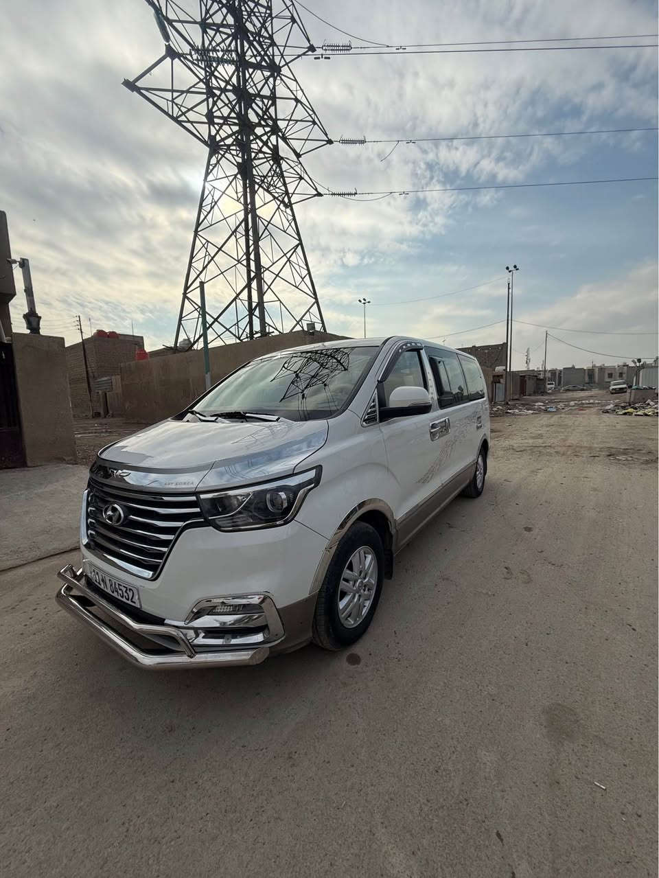 موديل 20 اصل محرك الديزل مفتوح كير عادي 
ماشية 200 الف
السيارة كاملة من كلشي 
مكفولة من صبغ تبديل معجون  
المحرك بي بخار فقط
خصوصي بغداد 
مكاني بغداد الشعب 
السيارة 7 راكب السنوية
بالواقع 9 راكب السعر 250. 
وبية مجال للشراي *********** بغداد, العراق
