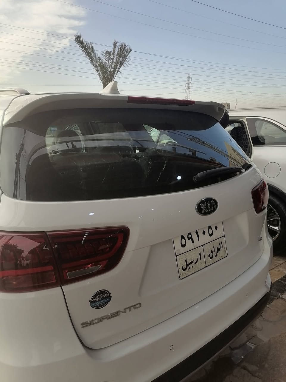 كيا سورنتو 2020 خليجي رقم اربيل مكفوله كفاله عامه من الحوادث عدا شخط بسيط كلش بالجاملغ الامامي  ممبين اصلا
✅ 7 راكب مع كشنات جلد 
✅ صندوك كهرباء
✅ اشاير ترحيب بلمرايه 
✅ كشاف ولايت led 
✅ بك لايت led 
✅ مرايه شفط
✅جنطة كهرباء 
✅ ويل كب نيكل 
✅ حساس امامي خلفي جانبي 
✅ 3 قطع تبريد 
✅ كلمة سورنتو بلدواسه
✅ اربعه انظمه قياده 
✅ يو اس بي
✅ بردات بلادية 
✅ فول تحكم ستيرن 
✅ كشنات كهرباء
✅شاشة كبيره
✅قماره حديد
✅ كامرات دواره 
‏✅ صدر جديد كير مكينة تبريد كلة جديد ومكفول إدامة 
‏✅ V6 ستة سلندر 3500 ماشي ١٢٢ كم
جاهزة بدون اي نقص اسبير منازل

السيارة للبيع ٢٥٥ $  وترهم مراوس 

للتواصل  ***********    واتساب
