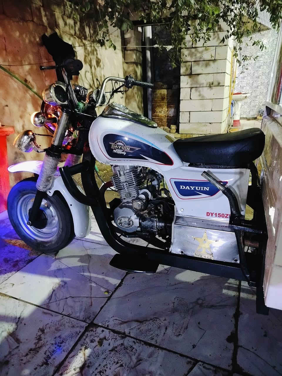 السلام عليكم ستوته للبيع مديل 10 اوراق اصولي شاصي كفاله بديه بلاد مامكصوص محرك مفتوح بستم فقط البوشه مامبدله كهربائيات شغاله جاهزه ترايك وين ماجان السعر خاص مكاني شطره وهذه رقمي ***********
