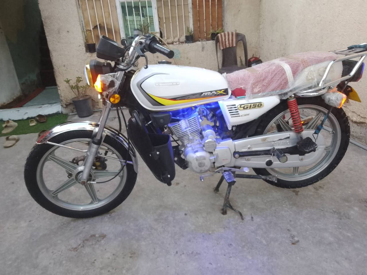 السلام عليكم دراجه للبيع السعر 6 00 وبيها مجال الفكان خيور رقم الهاتف *********** واتساب
