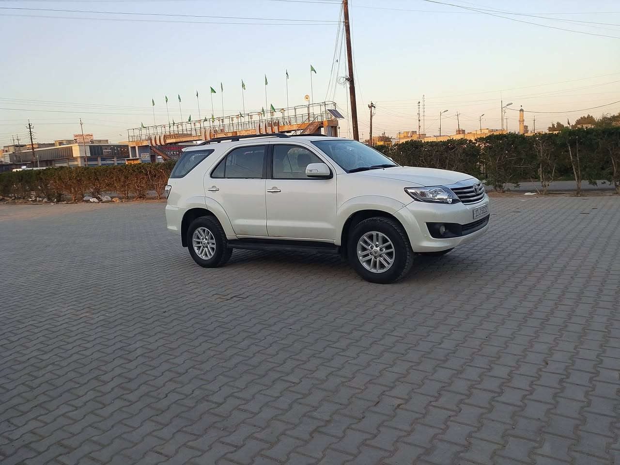 السلام عليكم 2012 رقم بغداد دولي العنوان بغداد سياره حلوه وجديده ماشيه 163 العنوان بغداد كفاله مراوس او بيع رقم صاحب السياره***********
