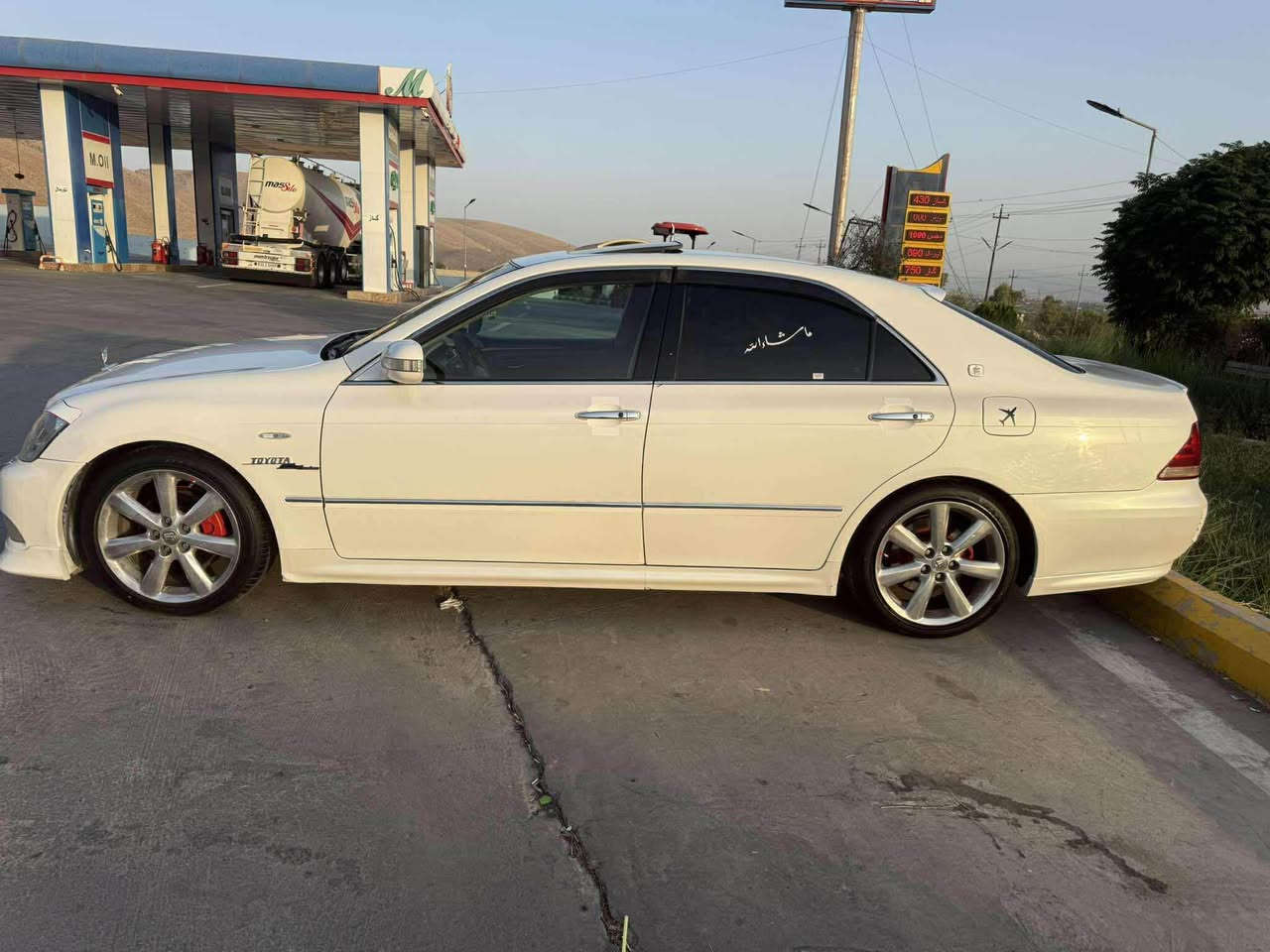 سەرەتا بە ناوی خوای گەورە 
شاهینە ساغە کوشن جڵد و هیتەر ٢٠٠٥ سڵاید ٣دووگمە ناوڕەش  دوو پارچەی ئەورووپی هەیە کالم کراوە بە سپۆرت چوار تایەی لۆک٩٠ مەجالێکی کەم 
*********** رانية, السليمانية
