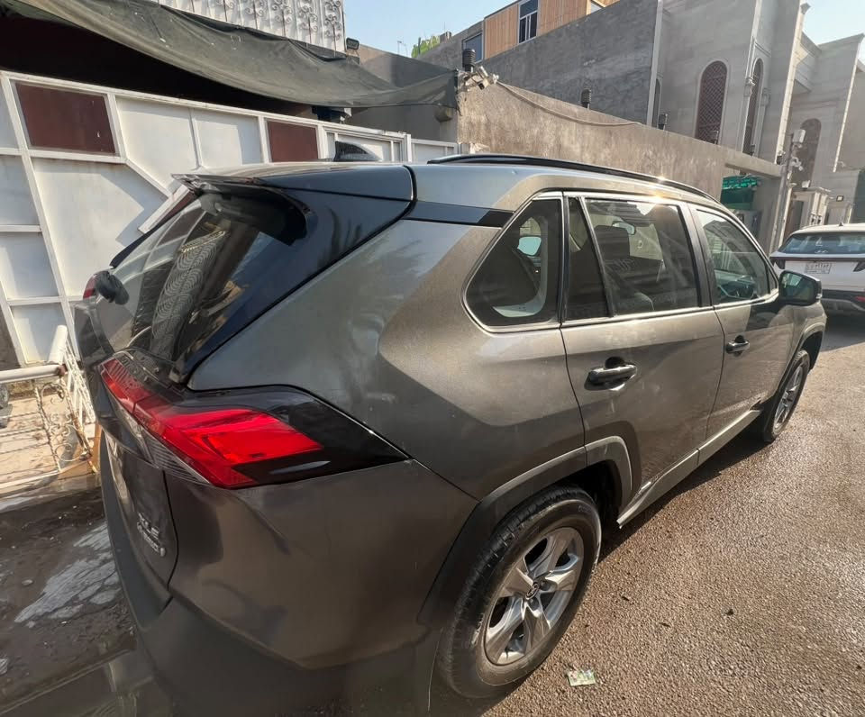 السلام عليكم
راف فور هايبرد للبيع 
موديل ٢٠٢٣ 
السيارة xle فول مواصفات
فتحة 
رادار 
تحديد مسار 
حساس امامي 
ابل كار بلي 
تبريد قطعتين 
صندوق كهرباء 
مقعد السايق كهرباء 
نقاط عمياء 
تدفئة بالمقود 
مقاعد امامية تدفئة 
السيارة مرقمة بغداد و استخدام بيت بسمي تحويل ثاني يوم 
تقريرها حرق وارد امريكي حارقين عليها صوندات بامريكا الحرق خارجي فقط والاثر بسيط گير ومكينة ودواخل مكفولة
رقم الشاصي
4T3RWRFV0PU084548

للتواصل ***********
بي واتساب

السعر 225$

