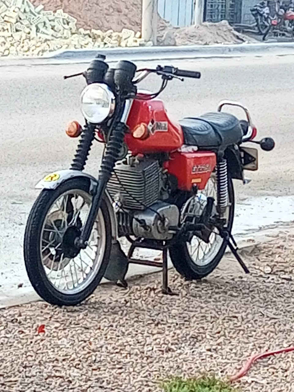 سلام عليكم من رخصت مدير الكروب المحترام امزات 82 سايس 3على الفتح راس وجعب الماني لاستفسار *********** مكاني كربلاء
