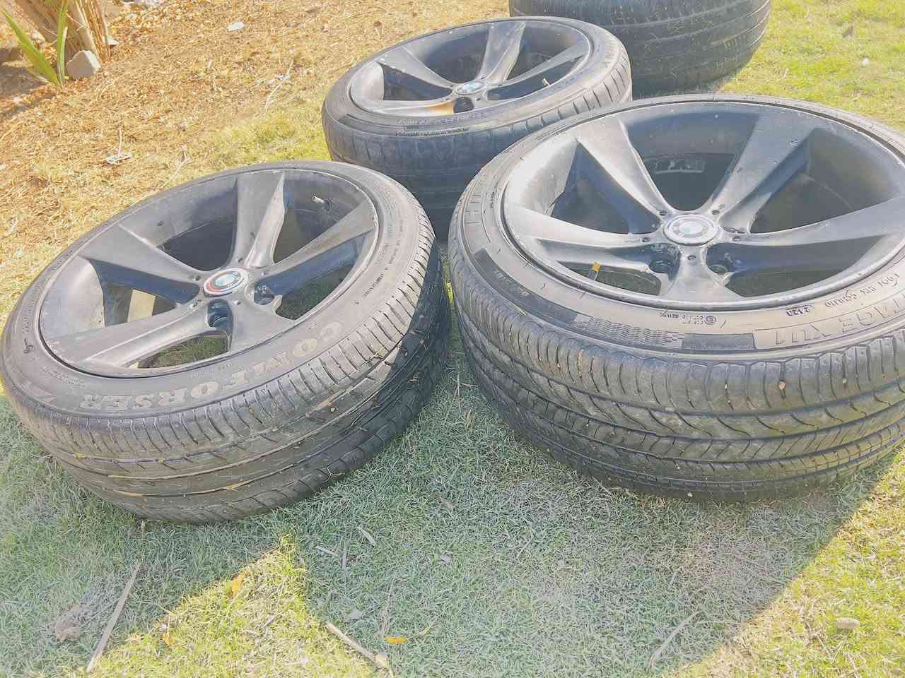 سلام عليكم ويل هامان للبيع حجم 18ثنين من الوياله بيهن فطور وملحومات لا عواج ولا تنقيص تايرات نضيفه السعر 250مكان الصويره الشحيميه ‭0773 402 7945‬
