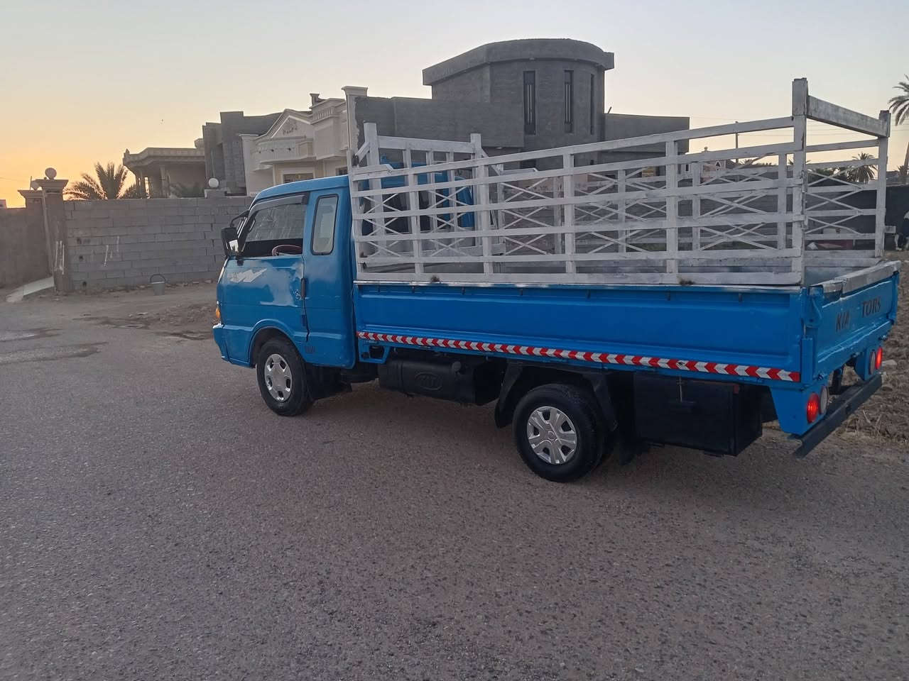 كيه بنكو رقم أنبار موديل ٩٦ مشروع وطني تحويل ثاني يوم مكفوله من شاصي ورقم شاصي ومحرك وكير واكسل وصدر وباور وكهربائيات تخم تاير سياره جاهزه مال جناي سعر ٥٥ وبيه مجال مكاني الأنبار الرمادي غير متواجد عل فيس رقم الهاتف ***********
