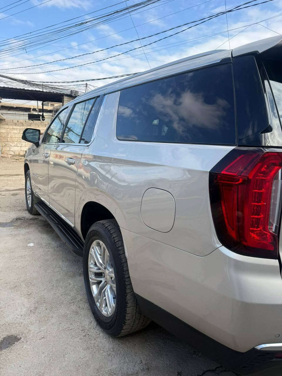 السلام عليكم GMC يوكن شاطي طويل موديل2023مسافه مقطوعه 23،000
سياره فول للاخير تواصل ***********
شاشه جبيره مقاعد vip شاشه دجيتل الكتروني سياره فول للاخير سياره ما نازله للشارع وما مشتغله خط ابد سياره جديد بمعنى الكلمه ماشيه 23الاف بس رقم اربيل بسمي لون شمباني جنطه كهرباء سياره فول فتحة سقف 
الحادث اعصار عندك صبغ فقط جاملغ خلفي سياره بجم كبس وعندك مكانات بيها بارد
