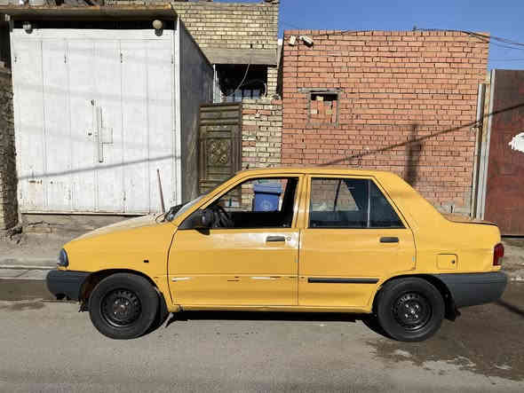 السلام عليكم سيارة سايبة موديل 2015 للبيع مكينة كير خير من الله كهربائيات كلة شغالة صدر امامي جديد دبلات امامي جدد تايرات جدد دوشمة جديدة واقيات جدد ماطور و ماسحات جدد بكلايتات جدد تبريد شغال والكشر شوفة عينك رقم بغداد أنكليزي الجديد السيارة مصفرة هيئة وغرامات وبسمي تحويل ثاني يوم السعر 32 وبية مجال مكاني بغداد الجديدة . 
رقم *********** فقط واتساب.

ملاحضة / ترايشة موجودة و قفل صندوق موجود جدد عندي بس ما شادهن .
