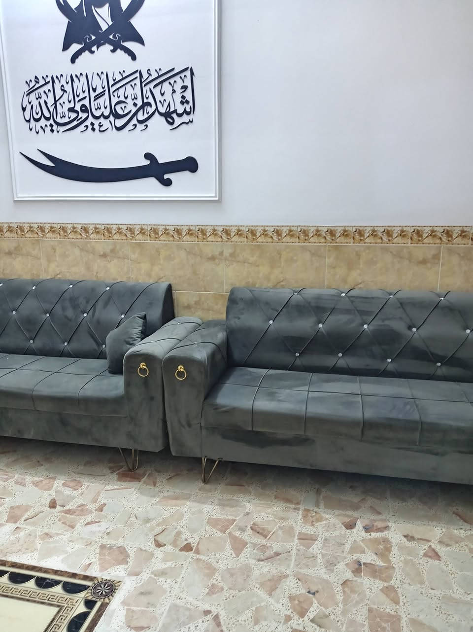 تخم 10 مقاعد للبيع
قضاء الحي
***********
