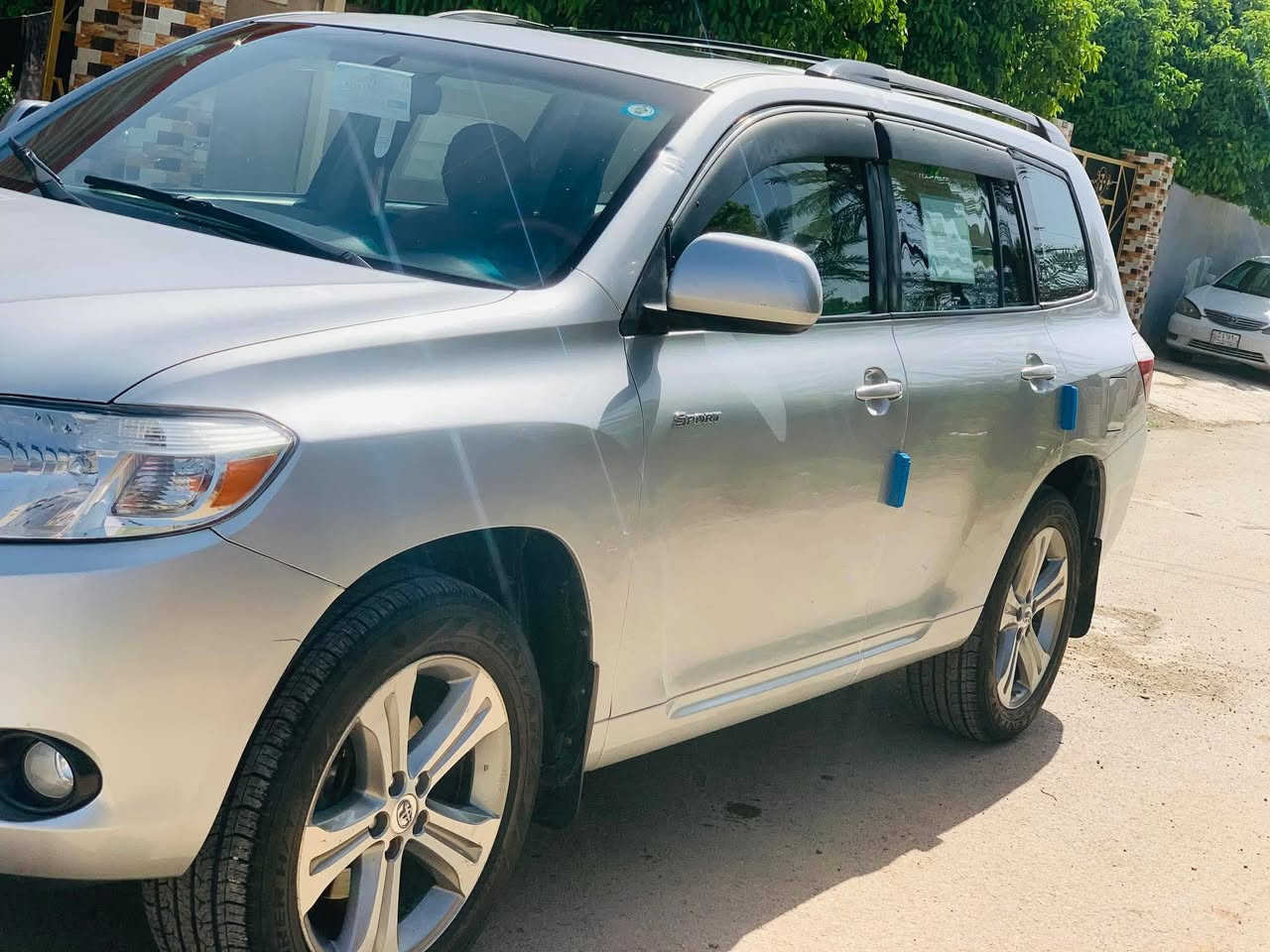 السلام عليكم هايلندر للبيع بيهة 2قطع صبغ تفاصيل على الخاص رقم بصرة بسمي تحويل ثاني يوم الرقم ***********بي واتساب
