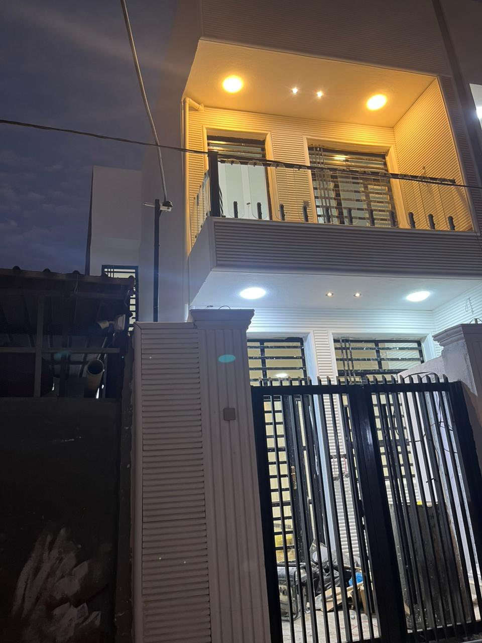 لبيع بيت عدد 2
مساحة البيت الواحد ١٠٠متر طابقين البيت الواحد 

شارع ٨٠ مقابيل القبة  الذهبية
يبعد عن شارع ١٢٠متر قرب مدرسة طريق الإيمان 
الاستفسار 
***********
***********
***********
