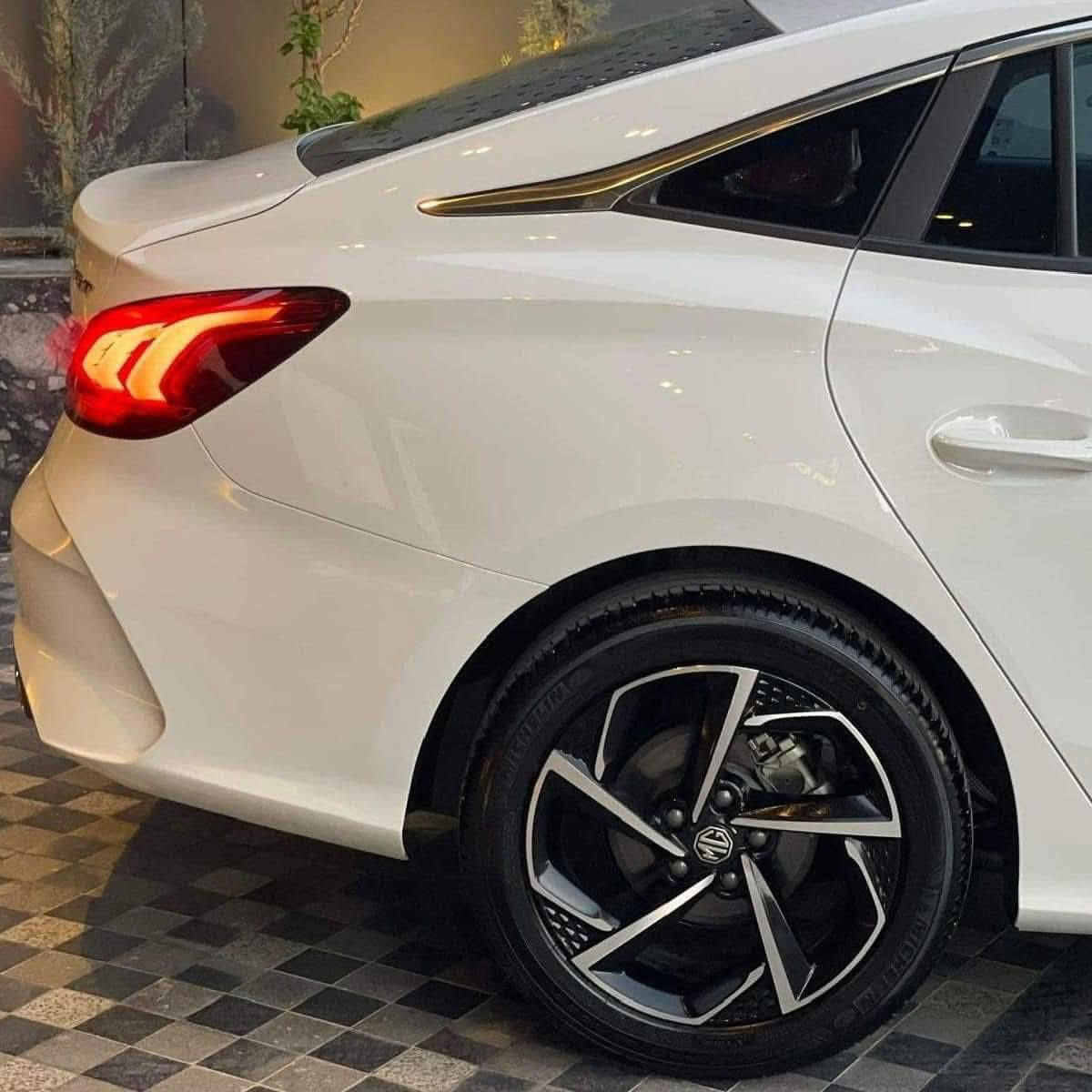 السلام عليكم ام جي جيتي كير عادي رقم اربيل بااسمي ماشيه 9000وظع الشركه لايت زنون بصمه كروز سرعه شاشه كار بلي كامرا دواره حساس 100ورقه قفل غير قابل للتفاوض مكان السيارة بغداد بلديات ***********
