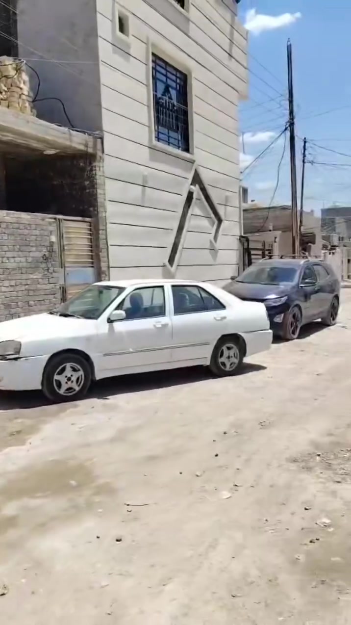 يا الله دار للبيع في مجمع فدك مساحة ١٠٠ متر تستلم مفتاح تصوير واضح امامكم من جهت الراسه بناء حديث ولدينا عروض اخرا بسعار مناسبه السعر ٤٥ وبي مجال الستفسار مكتب المصطفى دلال ابو علي ***********
