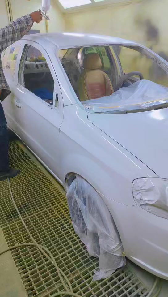 وي احمد صباغ راسك بارد صبغ الافيو 
صبغ انواع سيارت وتكاتك 
عندك شي تواصل وياي 
***********
