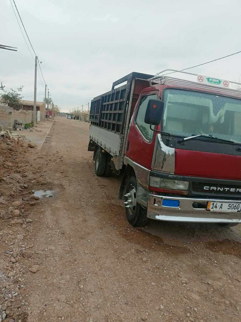 كنتر بزون البيع موديل 2000 مكينه كير شاصي شرط 6تايرات جديد سنويه بسمي جديده  ‏‏‪0780 614 1770‬‏
