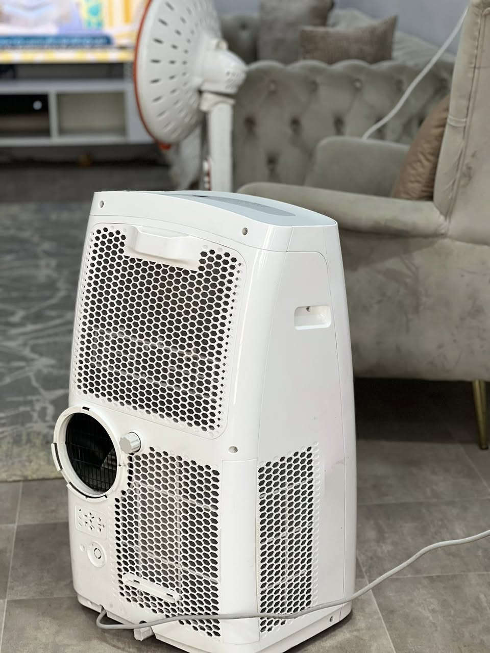 سبلت واحد طن  نضام بورتبل
يصير داخل البيت وينمد من يمه خرطوم يطلع من الشباك او من اي منفذ غراضها كلها وياه وبعده داخل الضمان بعدله ٤ سنوات داخل الضمان من شركة الحافظ تفاصيله كامله رح اخليها بلتعليقات مكاني بغداد الدوره 
*********** بي واتساب 📞سعره ٣٣٠ الف
