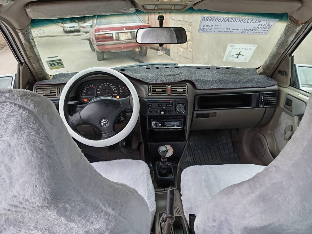 اوبل فكترا حجم 20 موديل 1٩٩٠ محدث ١٩٩٣ سيارة كولش نضيف كيرومكينة اوروبي شرط تحويل سيارة صبخ بلاد بس جاملغ امامي صبغ قفل مركزي ايبيس سلايت تايرات جديد كهربائيه ومجموجة صدر جديد ***********    *********** مكاني كركوك كركوك, العراق
