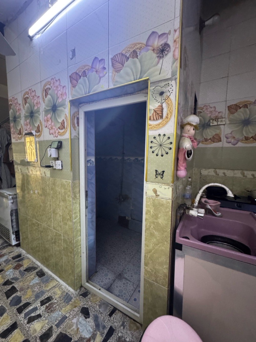 بيت للبيع / طابو ملك صرف

الموقع الشعب نهاية الفورتات مجاور مستشفى الزهراء الاهلي 



المساحه79متر  واجهه 3.5 نزال 22.5



 بناء 2017



البيت مدخل واحد +طابق واحد 



-الطابق الاول / طرمه +حمام خارجي + استقبال + غرفة +مطبخ + حمام+ترك



-الطابق الثاني/ يحتاج اله بناء ١٠ سوف طابوق يكمل +بيتونه كامله 



الُبيت داخل فرع مغلق مرتب من كل نواحي 



 شارع عريض 10



للاستفسار الاتصال على رقم هاتف ***********



السعر 90 مليون قابل للتفاوض