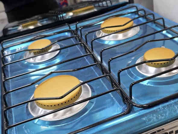 طباخ غازي 4 عيون من شركة كراون
_  جسم معدني بالكامل
 من البورسلين المطلي بالمينا 
_مع غطاء مقاوم للغبار مطلي بالرش 
_ مكون من طابقين مناسبة لخزن وترتيب اغراض المطبخ 
_ 4 عيون من المعدن مختلفة الاحجام 
_ يتم تشغيله عن طريق موقد الغاز،
_ يمكن التحكم بارتفاع وانخفاض الحرارة بسهولة من خلال مقابض الخاصة
💯 متوفر الاقصاد على فترة ١٠ اشهر بقصد جدا مريح 💯
⚠️ الاقصاد يشمل حاملين بطاقة الرافدين حصرا ⚠️
🌹 (الموظف المدني / الموظف العسكري / موظفين الدولة) 🌹
✳️  اهلا وسهلا بكم 🌹
✳️المعرض مفتوح يوميا من 
الساعة 8 صباحا ولغاية ال 9 مساء
✳️الناصريه/ اريدو/سوك اريدو/شارع المستوصف 
✳️ للطلب او للاستفسار
✳️ يرجى مراجعة الصفحة
✳️او التصال على ☎️
*********** /ابو زهراء 
***********/المجمع
#مجمع_العفاف_للأجهزه_الكهربائي
