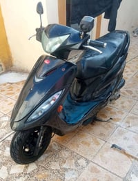 كيمكو جي فور • ورقة الحاوية • كهربائيات شغالة