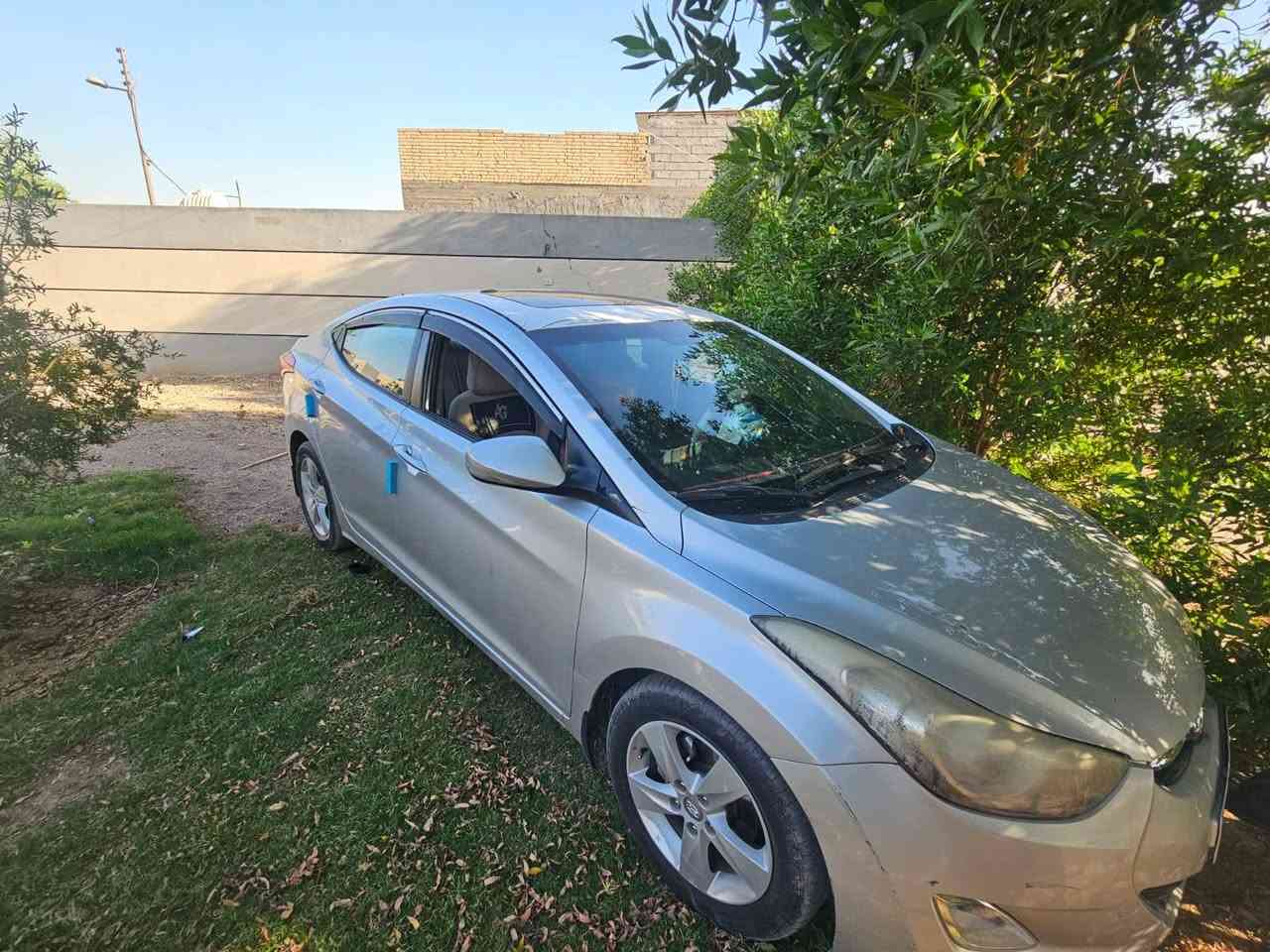 السلام عليكم النترا سلفريه البيع كفاله عامه بس بيهة شخط بل باب الوره وراشينه صبغ جديده وحلوه  محرك كير خير امنالله  2012 تحويل ثاني يوم العنوان بغداد جرف النداف ***********

