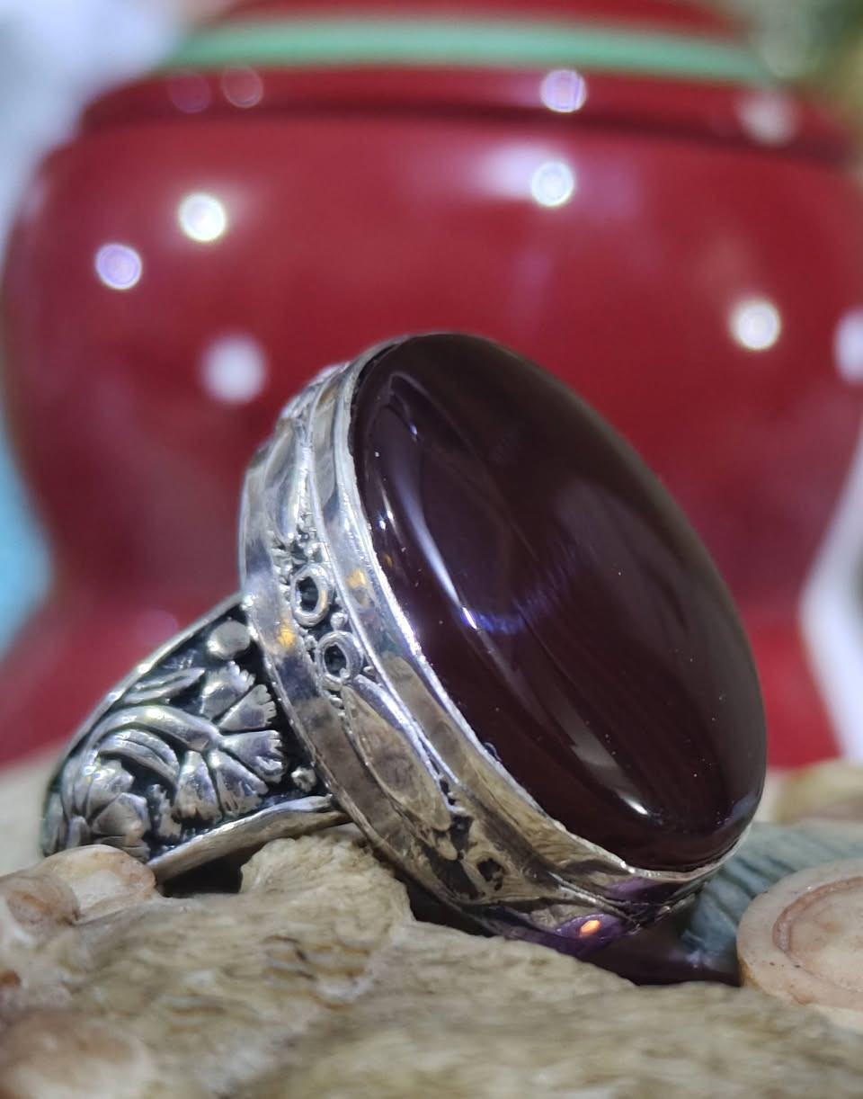 عقيق يماني انسي كرز الكرز طبيعي غير معالج ملكي صياغه يدويه مميزه السعر 85 الف للطلب ***********
