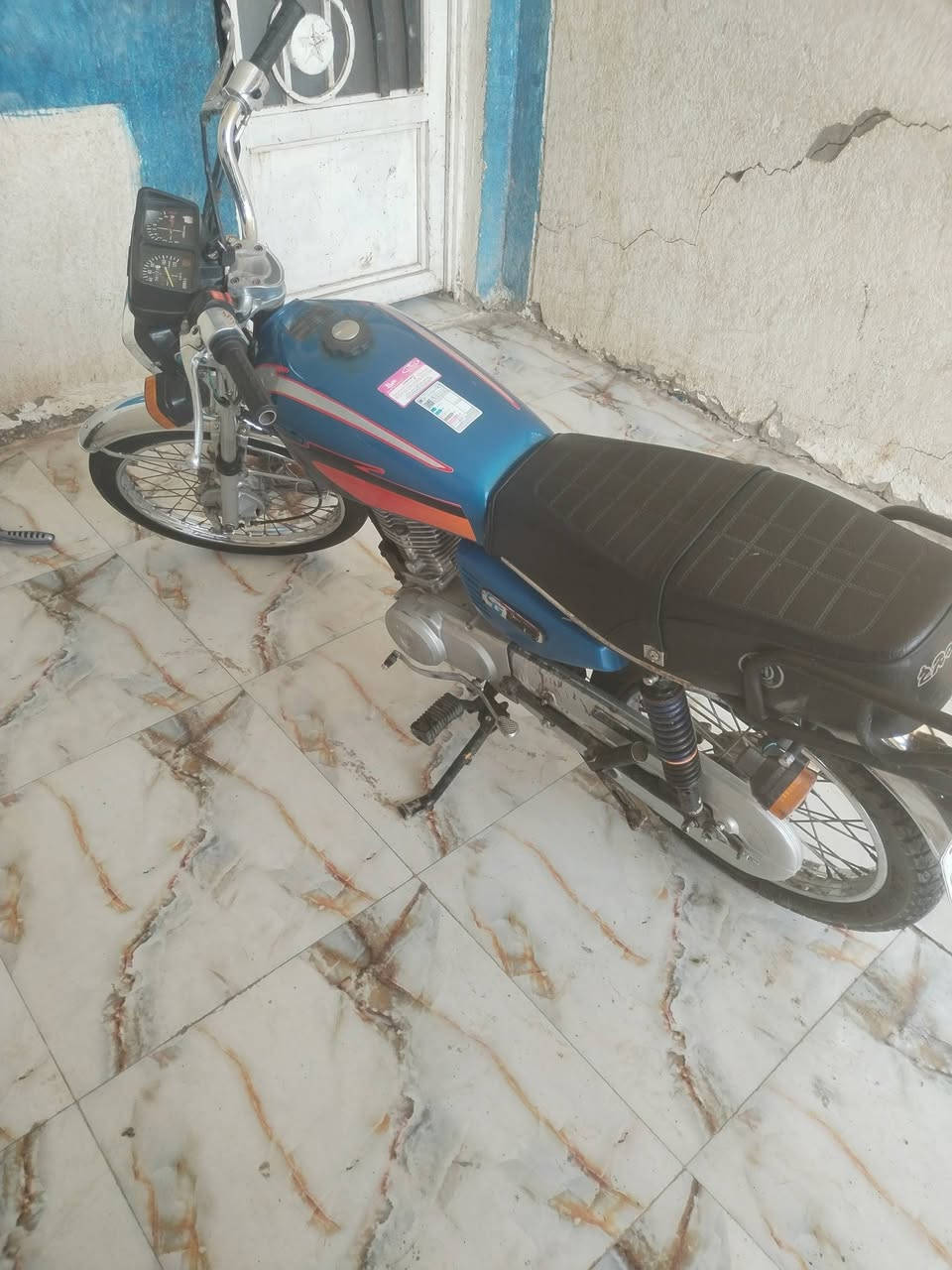 سلام عليكم دراجه ارشه أربعه كير موديل 14 وتعمير 22  دراجه شرط  شلعه ونعومه  ومعدل مكاني كربلاء الحر *********** أوراق اصولي السعر ٤٥٠ وبيه مجال حك جيه
