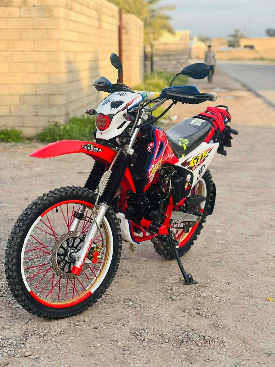 للبيع  كاويار 2025
نظافة 100/100 متل مو شايف بصورة 

سعر 730$. ومراوس هم يصير
***********
