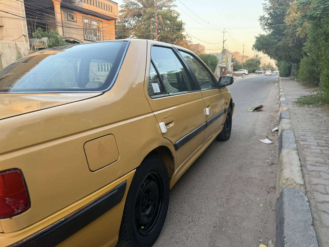 سلام عليكم من رخصه لأدمن بيجو لبيع موديل ١١ رقم بغداد نكليزي مشروع وطني تحويل ثاني يوم مصفره اهيه وغرامات 
كير محرك كهربايات مكفوله تبريد ثلج 🧊 تخم تاير جديد 
صدر خير من الله داخل لسياره نضيف بيه صبغ جاملغ لخلفي وره لسايق ولباب مال لسايق صبغ مابيه ضربه لسياره باقي سياره مكفول 
مكاني بغداد الدوره 
لسعر 30 وبيه مجال حك لجيه 
***********
