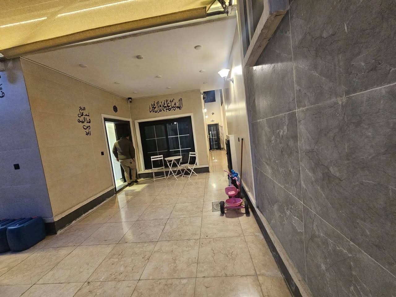 اعلان… .رقم (318)
اعلان ●○● للبيع
بيت بناء حديث المساحه 《200 متر》  طابقين ونصف
الواجه《 10 متر 》النزال 《20 متر 》
الواقع في حي الجهاد الطائي بالقرب من شارع الامن القومي
ومجمع النسيم السكني
محتويات البيت《 7 غرف نوم 》《4خدمات》
《 صاله ضيوف》《 مطبخ هول داخلي 》
《كراج يتسع لسياره وحديقه  داخليه》

للاستفسار مراسلة الصفحة📥 او الاتصال📲يتوفر وتساب 
:::::***********📲:::::::
{مكتب الديارللوساطه العقاريه وتعقيب المعاملات وتسهيلها .
::::::::::بأدارة سيد عمار :::::::
