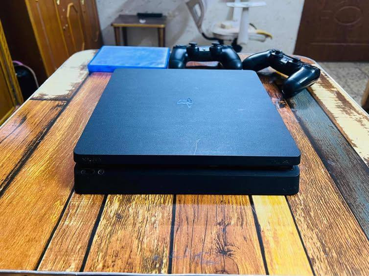 جهاز ps4 للبيع 
نضيف و مامهكر وما مفتوح

مساحتة نص تيرا ونضامه 13.4

المحتويات:

يدات اثنين وحدة اصلية والثانية تجارية

وكيبلاته ما بيهن نقص

قرص fifa25

العنوان :(بغداد مدينة الصدر الاورفلي) 

السعر:220 (ومابي مجال)


**إذا كنت صاحب هذا الإعلان وتريد حذفه لأي سبب، رجاءا أرسل رسالة إلى الدعم الفني**