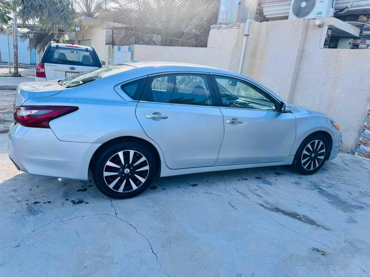 اليتما 2018 رقم سليمانيه بسمي تحويل ثاني يوم سنويه جديده  موصافات فول ماعده الفتحه بصمه تبريد قطعتين حساسات
كشن كهربائي
كشنات تطفا تبريد
موصفات SL
ماشية 192km
السعر 120 و بيها مجال 
***********
