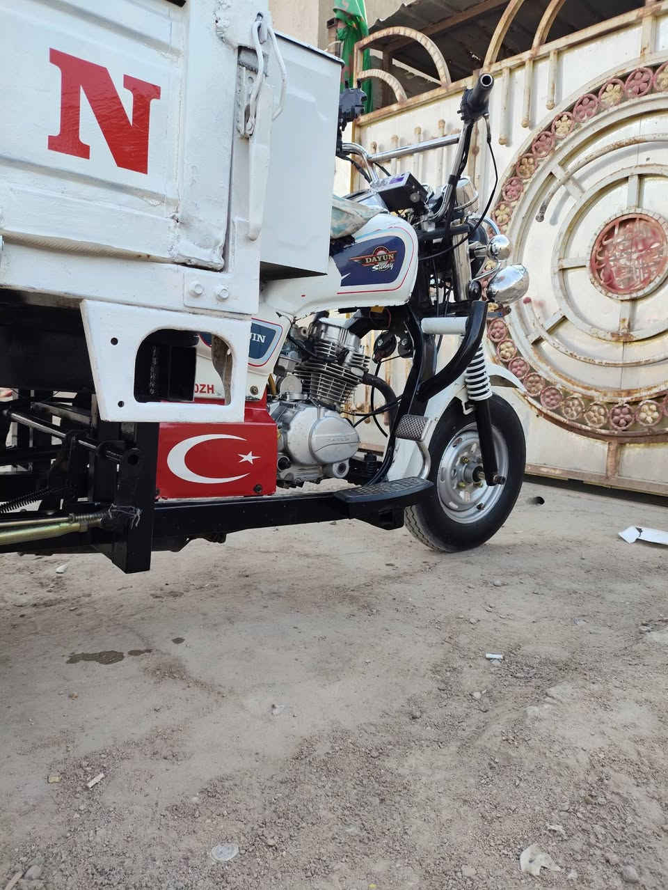 ستوته وكيل 1,700 وبيها مجال مكان 21 الموديل اسكان الصناعي‏‪0788 791 0359‬‏
