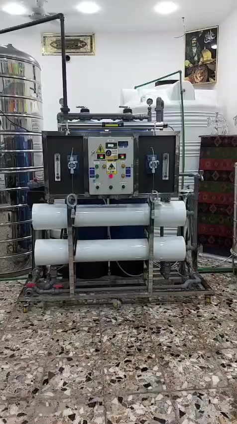 بفضل الله وبجهود فريق مركز {{القـمـــ♧ــــــة}}  لمعالجة المياه/ 

تم بحمد الله تنفيذ وتنصيب محطة تحلية مياه (RO) بسعة-2000 لتر بالساعة في محافظة بغداد

 وفق أعلى المواصفات الفنية.

وحسب رغبة الزبون🙋 

حيث تمتاز المحطة بـ:
 • مواصفات درجة أولى.💪
 •  
1- • حواقن ايطالي ذاة قدرة عالي
2- البورد شنايدر فرنسي حمايه ذاتيه 
يحتوي على شاشة tds قارئ املاح 
3-ممبرينات فوتنرون وكالة اصلي ضمان منشاء 

4-يوفي اشعة فوق البنفسج 🔮

نفخر في مركز القمــ♕ــــة  بأن نكون جزءًا من مشاريع تطوير منظومة المياه، ودعم البنية التحتية في عراقنا العزيز، بما يلبي أعلى معايير الجودة والموثوقية.

مستمرون بالعطاء والابتكار… والقادم أفضل بإذن الله.

كادر متخصص في معلاجة المياه

للحجز والاستفسار الاتصال
: 

***********☎️رقم المركز  
***********
‏0780 296 9014‏📞 صيانة
  زوروا موقعنا في : 
بغداد مدينة الصدر
