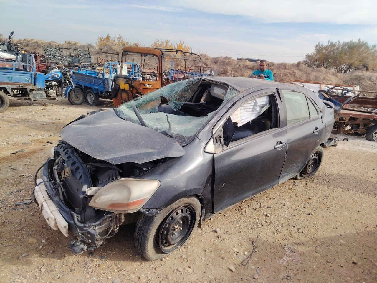 السلام عليكم تيوتا كورلا يارس بيها حادث مثل ماوضح السياره قبل الحادث كفاله هسه أبيع كوم حديد أتعهد بس بالتحويل مكانها كوت الاستفسار ***********
